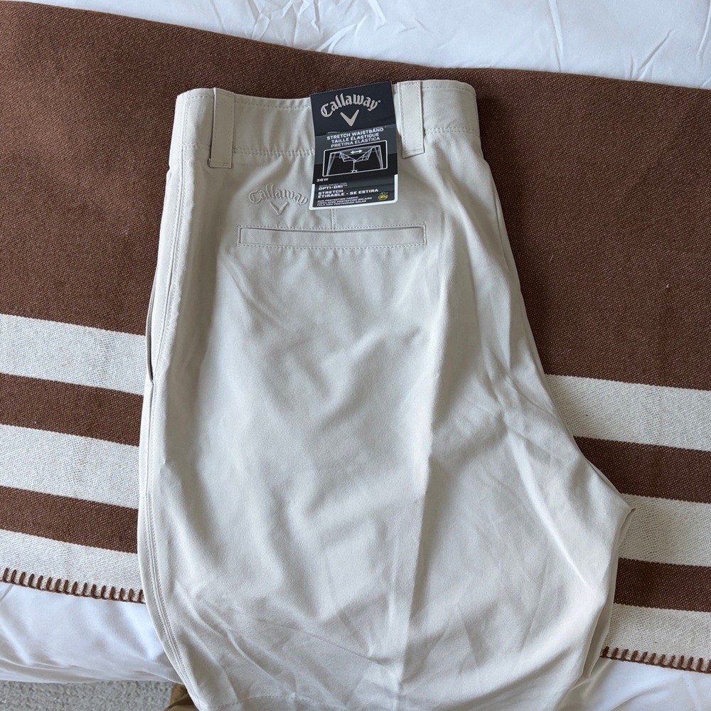 Callaway Men's Golf Stretch Waistband Shorts - Light Gray (NEVER WORN) - Picture 5 of 5